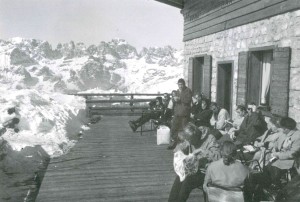 Rifugio La Roda, Paganella. Tratto da Andalo, nascita di una località turistica, Cosner